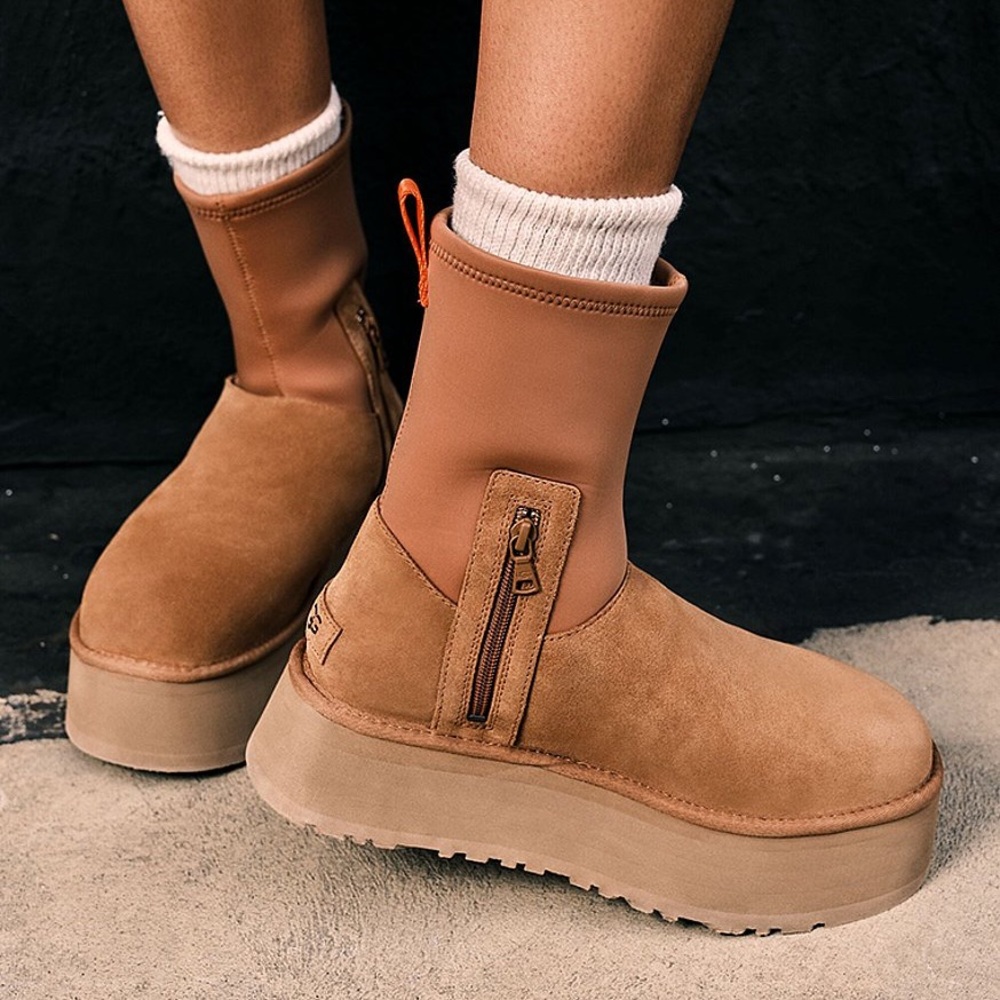 UGG Classic Dipper Boot in Chestnut - Picture 4 of 11